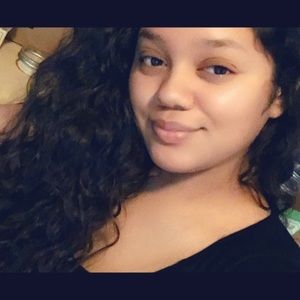 Meet your Posher, Elisa